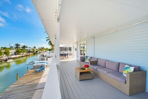 Property grounds - Heated Pool -Dock  and 3 min from the beach (Marathon)