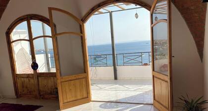 1-bedroom Apartment with Sea View Sleeps 2