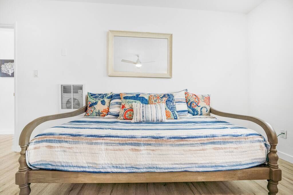 Day bed in master bedroom. Full size. AC in this room