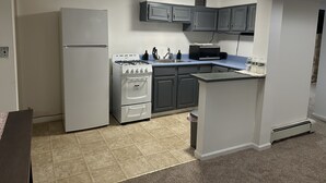 Private kitchen - A quiet apartment near to everything with free parking (Mount Vernon)