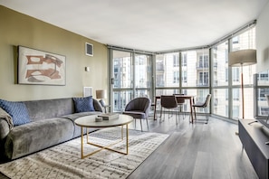 Télévision, chaîne hi-fi