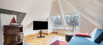 Holiday Apartment 'Voßberg Ferienwohnung 3' with Shared Terrace & Wi-Fi