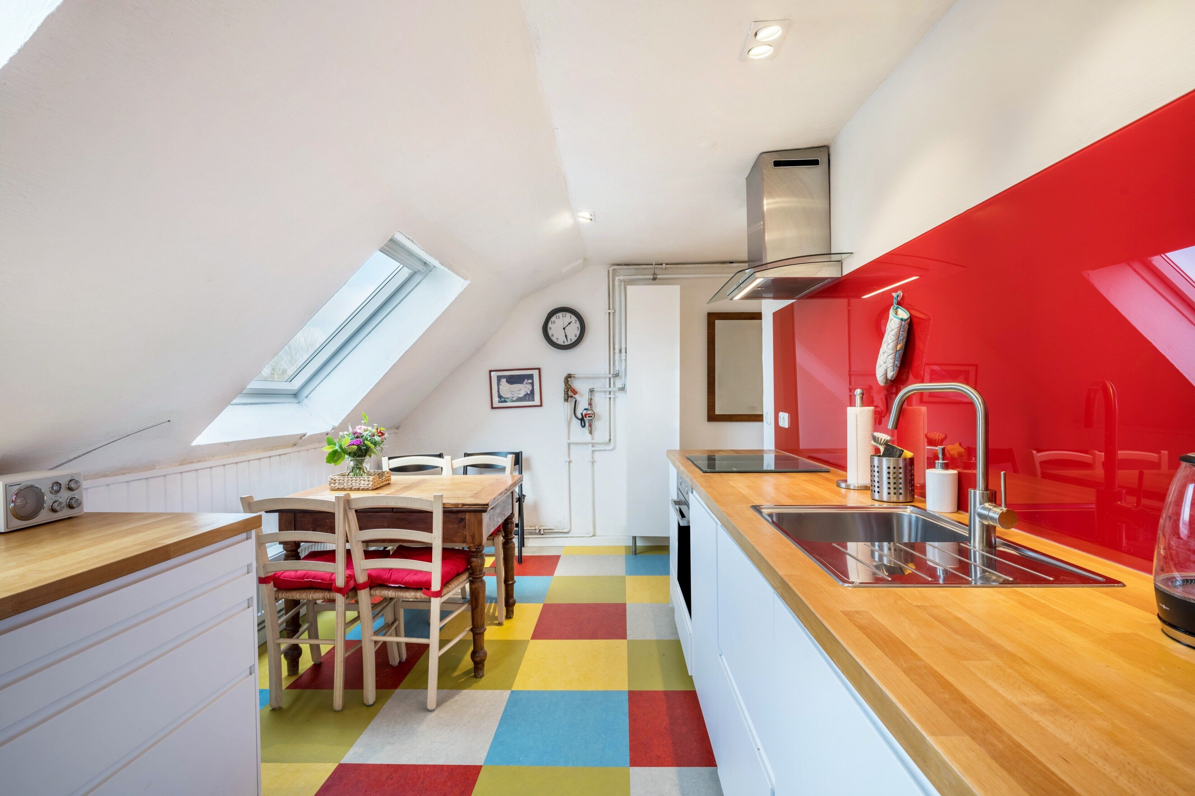 Réfrigérateur, four, plaque de cuisson, lave-vaisselle