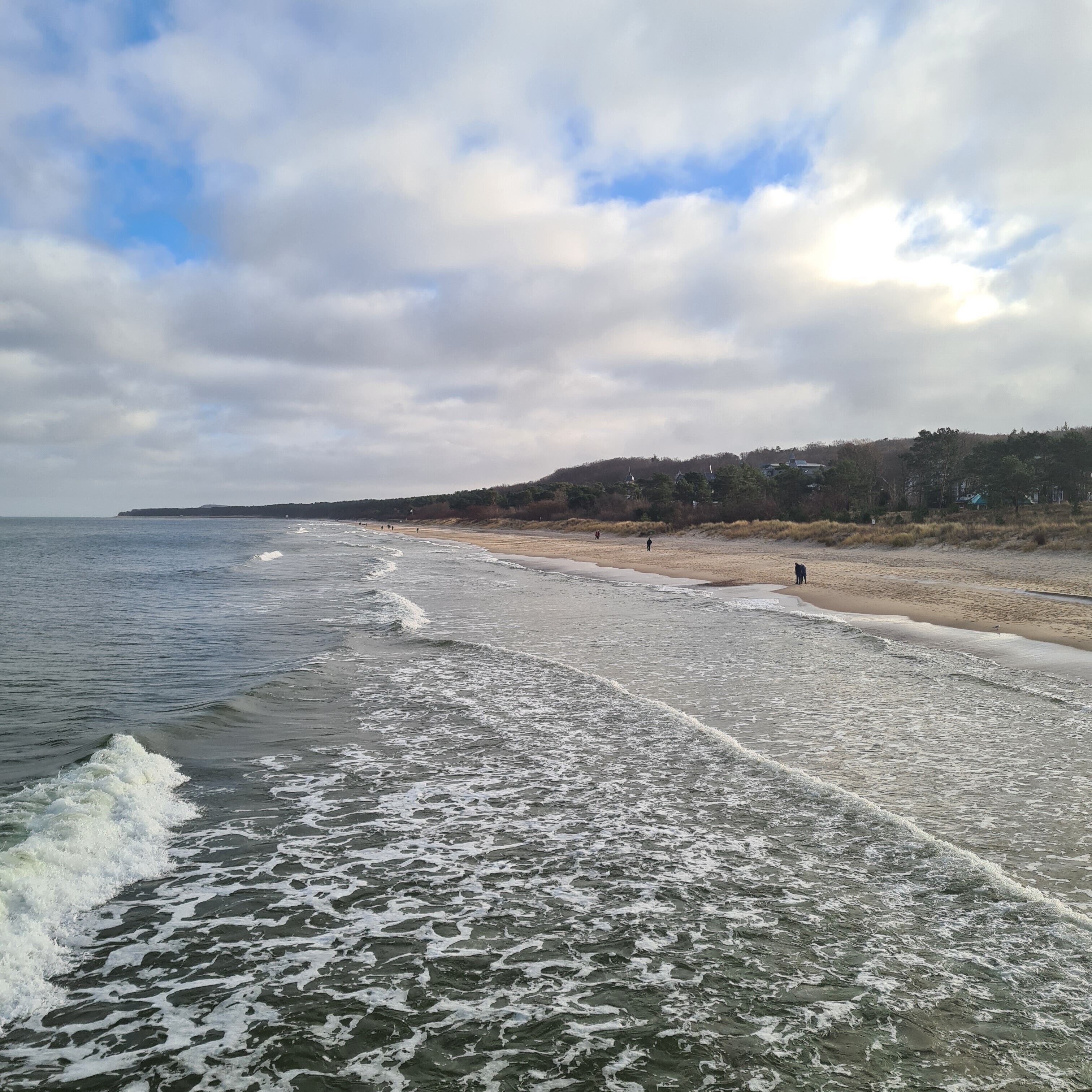 Una spiaggia nelle vicinanze
