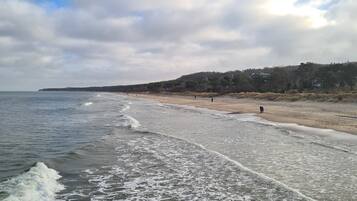 Una spiaggia nelle vicinanze