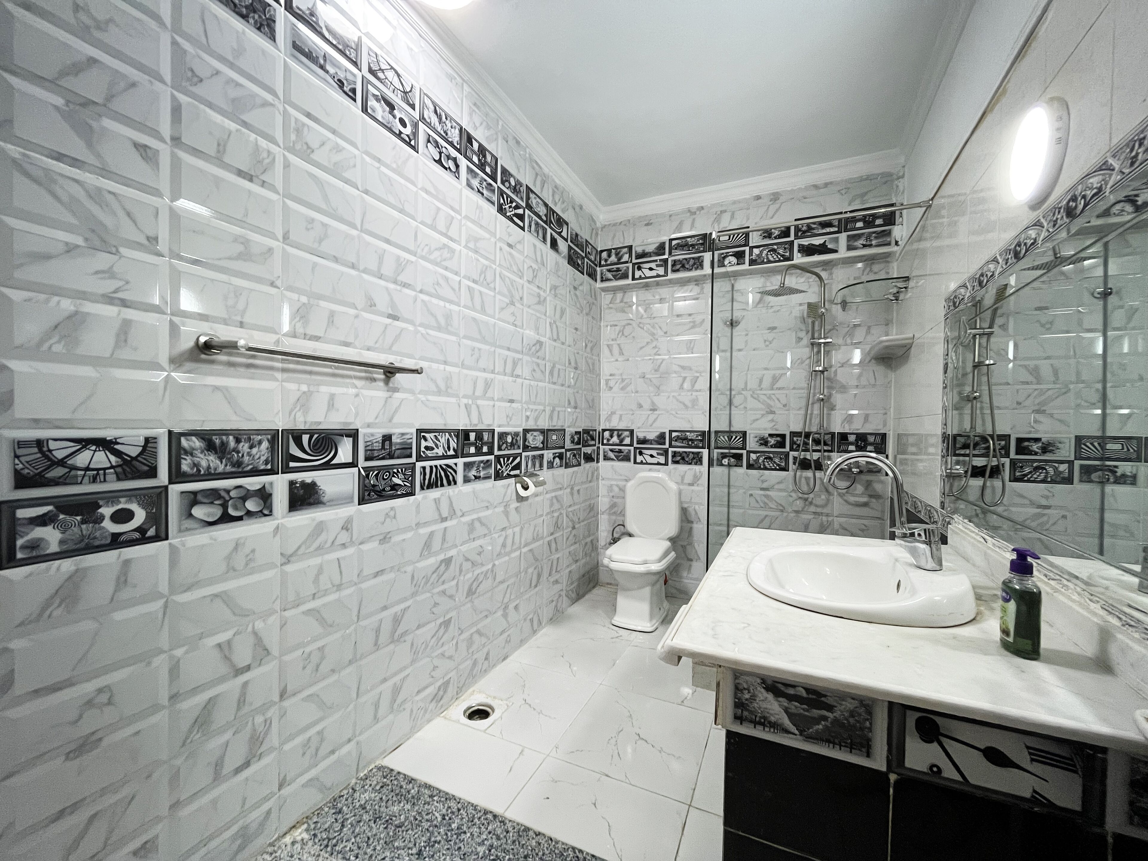 Photo - Shiny Pyramids Boutique Hotel