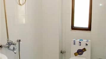 Triple Room | Bathroom