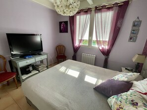 4 Schlafzimmer, Bügeleisen/Bügelbrett, Reisekinderbett, WLAN