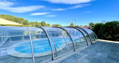 Cozy vacation home with beautiful pool, terrace and garden