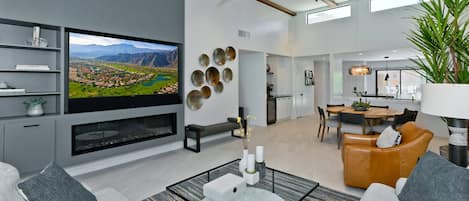 TV connectée, cheminée