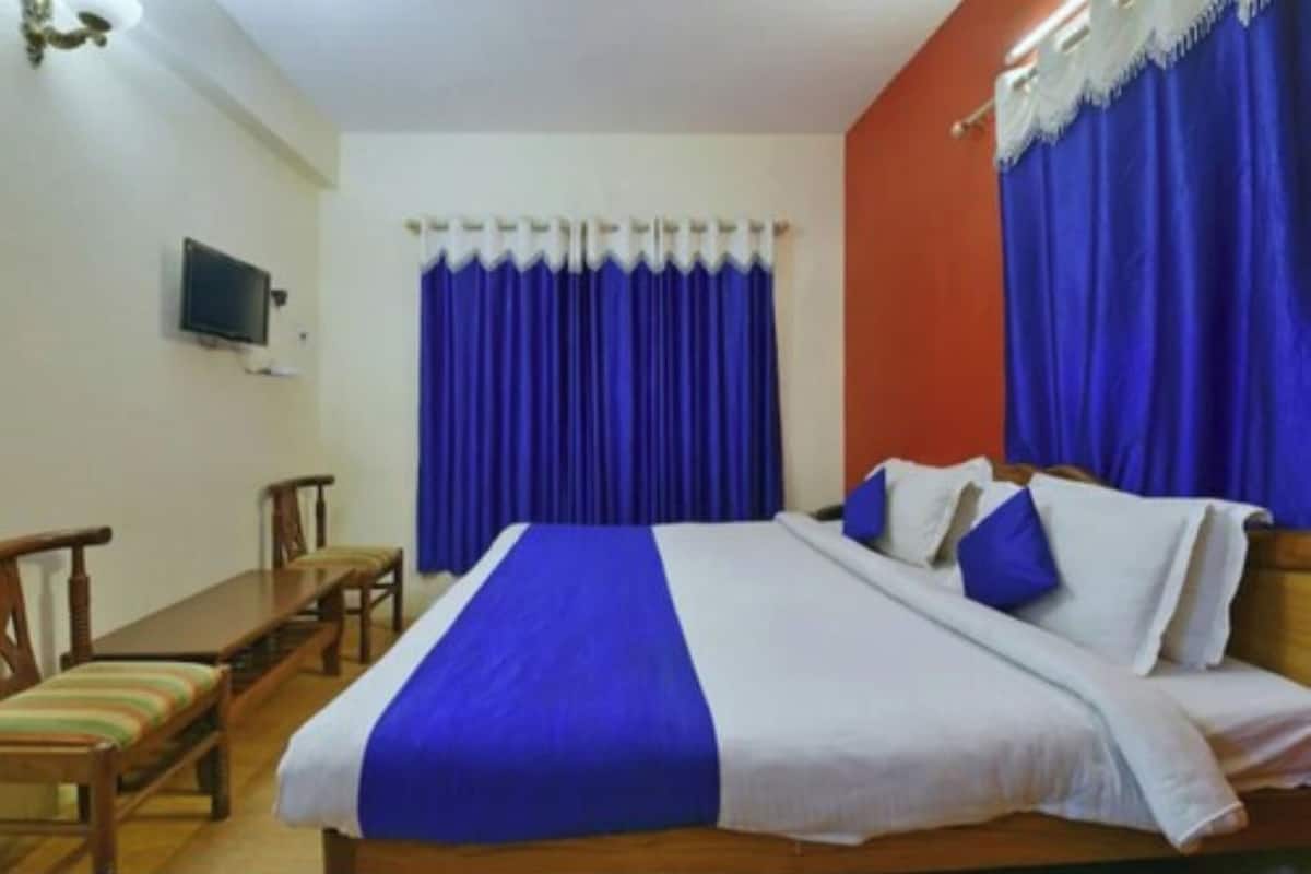 Premium bedding, down duvets, memory-foam beds, desk
