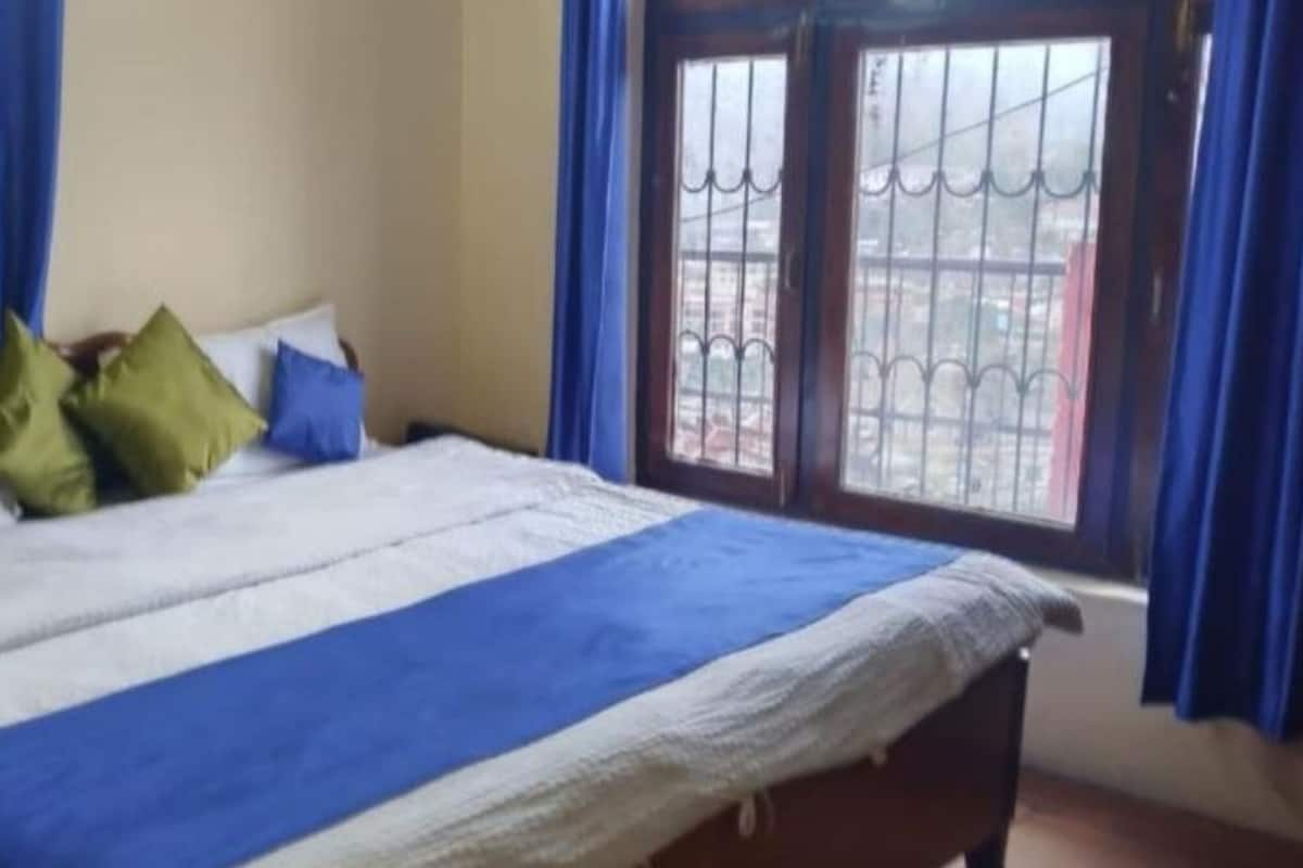 Premium bedding, down duvets, memory-foam beds, desk