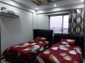 Apartment | Iron/ironing board