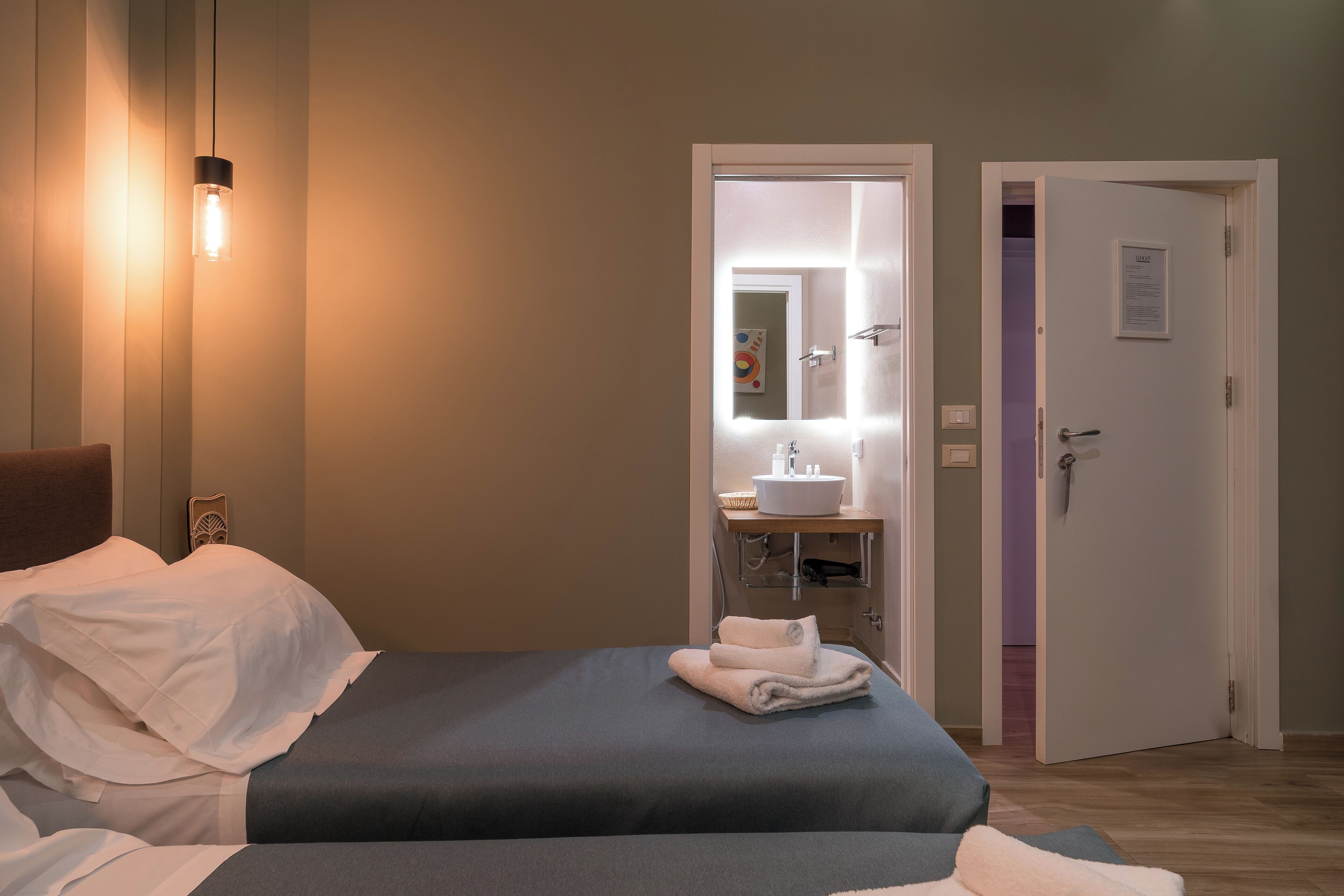 Photo - GOGO` Petit Hotel