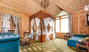 皇室雙人房 | 埃及棉床單、高級寢具、摺床/加床 (收費)、免費 Wi-Fi