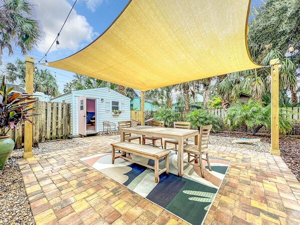 Outdoor dining - Bohemian Bungalow (St Augustine) (Saint Augustine)