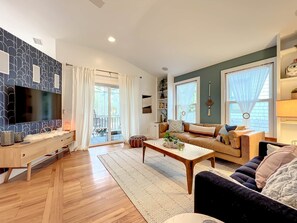 TV, stereo - Bohemian Bungalow (St Augustine) (Saint Augustine)