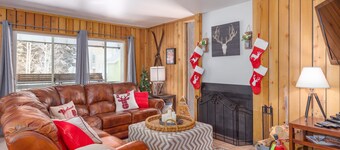 BHV N6 - Cozy Unit With A Wood Burning Fireplace