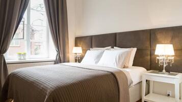 1 bedroom, iron/ironing board, travel cot, free WiFi