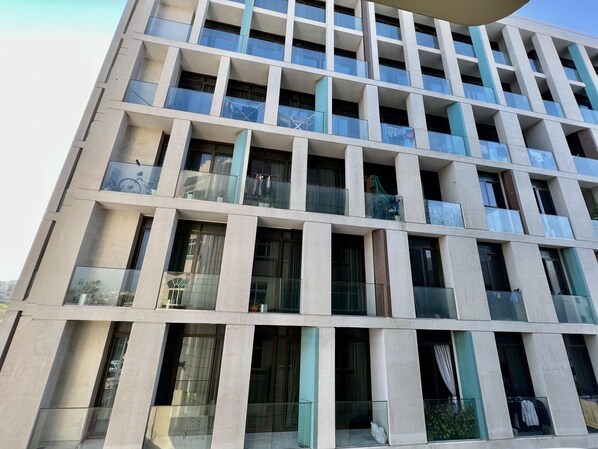 Shared Dormitory | Terrace/patio - Robin Hostel Dubai (Dubai)