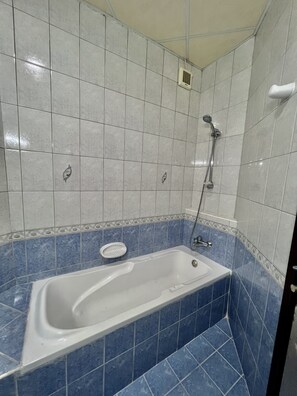 Gemeinsamer Schlafsaal | Badezimmer