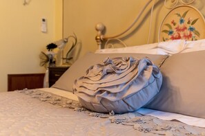 3 bedrooms, in-room safe, iron/ironing board, free WiFi - Vacation home with private Spa&Pool (Piemonte)