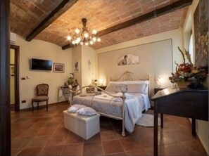 3 Schlafzimmer, Zimmersafe, Bügeleisen/Bügelbrett, kostenloses WLAN