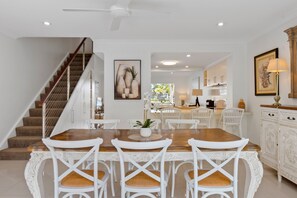 Dining - Unit 31 - 3 Bedroom Deluxe Waterfront Townhouse (Noosa)