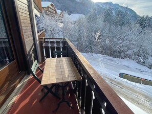 Outdoor dining - Charming studio near center and lifts, balcony, parking (Châtel)