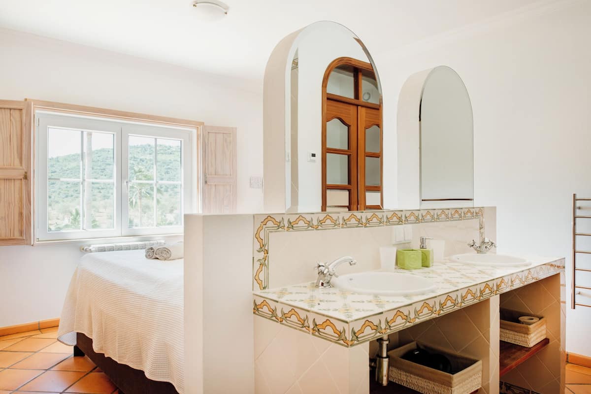 Deluxe Double Room | Premium bedding, pillowtop beds, free WiFi, bed sheets