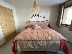 4 Schlafzimmer, Bügeleisen/Bügelbrett, kostenloses WLAN, Bettwäsche