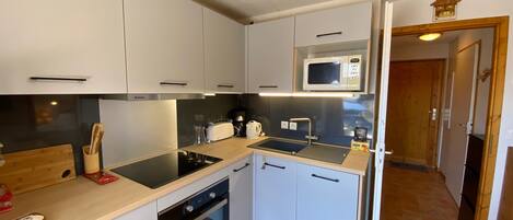 Refrigerador, microondas, lavavajillas