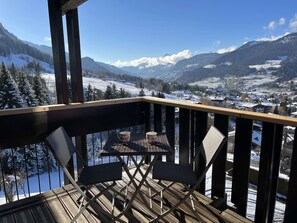 Outdoor dining - 3-room + cabin apartment in Megève, 6 sleeps, near slopes and cable car (Megève)