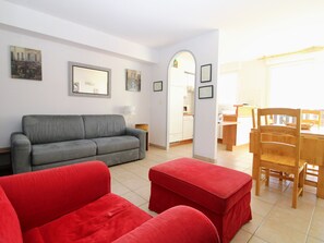 Unclassified image, 5 of 12, button - Saint Cyprien - 2-Bedroom Apartment for 6 - Shared Pool, Terrace, Parking (Saint-Cyprien)