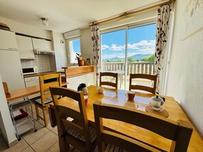 Dining - Saint Cyprien - 2-Bedroom Apartment for 6 - Shared Pool, Terrace, Parking (Saint-Cyprien)