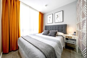 Iron/ironing board, travel crib, WiFi, bed sheets