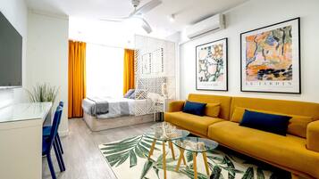 熨斗/熨衣板、旅行婴儿床、WiFi、床单