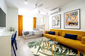 Bügeleisen/Bügelbrett, Reisekinderbett, WLAN, Bettwäsche