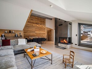 Fernseher, Kamin