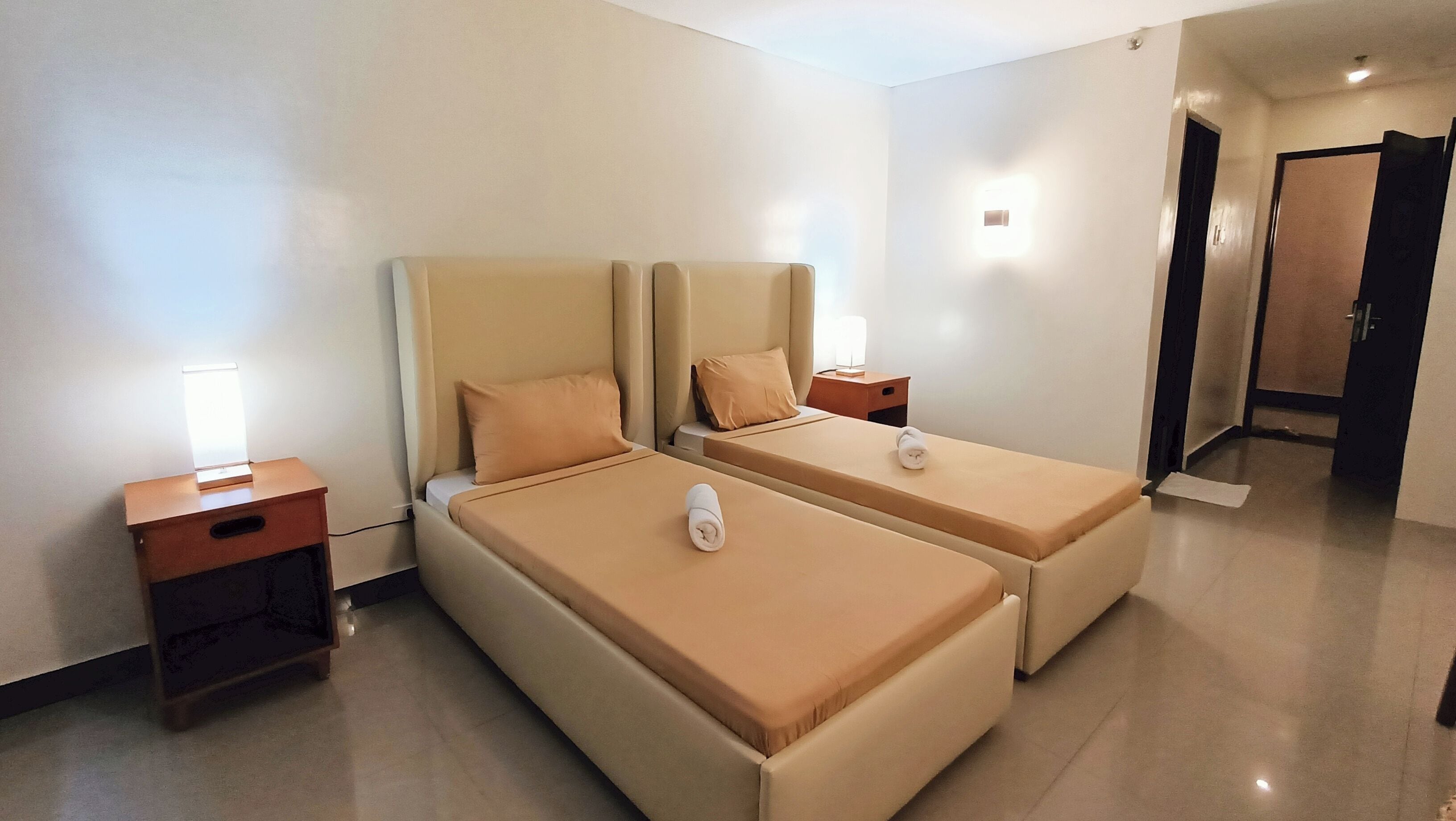 Desk, free WiFi, bed sheets