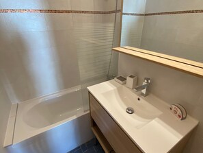 Bathroom - Comfortable apartment in Châtel center, near cable cars (Châtel)