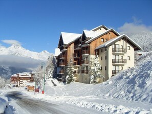 Exterior - Cozy 2-Room Apartment for 4 with Ski-In/Ski-Out Access in La Vanoise (Valfréjus)