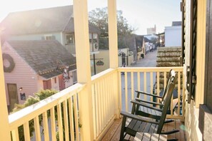 Property grounds - Historic St. Augustine Balcony Suite with Parking (Saint Augustine)