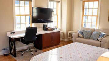1 habitación, escritorio, wifi y ropa de cama