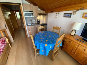 Dining - Cozy apartment in Châtel near slopes and lake, with balcony - 25sqm, parking included (Châtel)