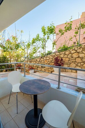 Balcony - Sunny Holiday (Sarandë)