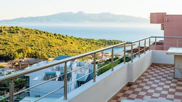 Studio Apartment with Sea View | Balcony