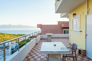 Studio Apartment with Sea View | Balcony - Sunny Holiday (Sarandë)