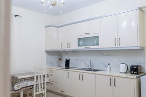 One-Bedroom Apartment | Private kitchen - Sunny Holiday (Sarandë)