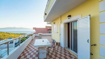 Studio Apartment with Sea View | Balcony
